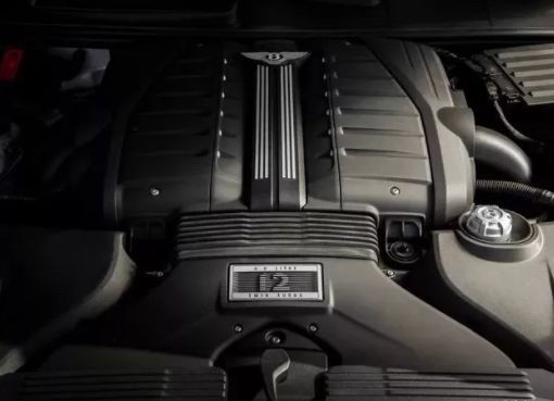 W12+6.0 L双涡轮增压，这个“B”车标是真的惹不起！