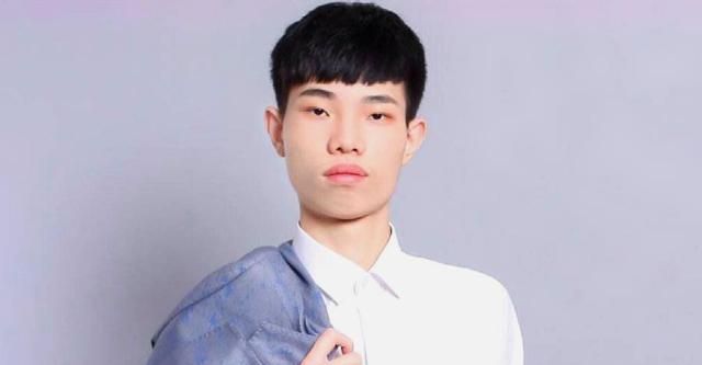 和平精英最逗乐主播鲨鱼哟,这颗仙人掌你吃还是不吃?