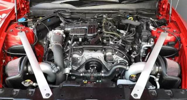 起亚斯汀格GT420,3.3T玩转漂移