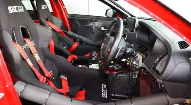 起亚斯汀格GT420,3.3T玩转漂移