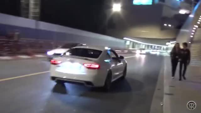 宝马M4 F82 vs 奥迪RS5，声浪和烧胎