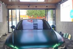 奥迪A4黑改绿，一片绿油油，一般男的hold不住