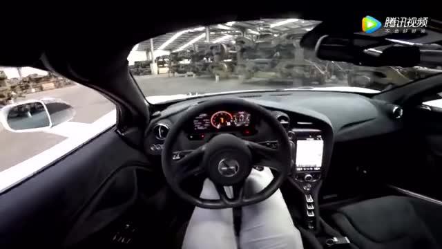 带上耳机感受一下迈凯伦720s的声浪！简直太酷了