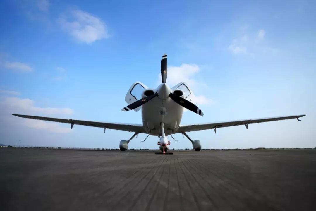 航空工业通飞再获10架国产西锐sr20飞机订单