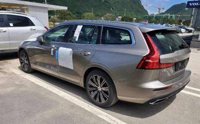 新款沃尔沃V60到店,T5动力+2米8轴距,高颜值“瓦罐”要来了!