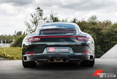 敞篷，保时捷！我喜欢这个颜色！适合女孩，开出去一定很酷！