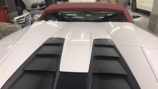 兰博基尼Huracan到店加装尾翼，轮毂喷色