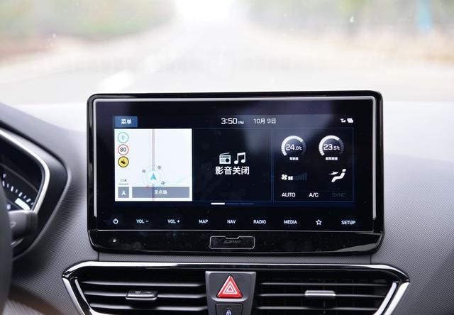 向上挑战一定会输？这台11万多起的运动轿车，加速真比宝马还快