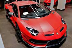 兰博基尼Aventador SVJ，烈日配红牛