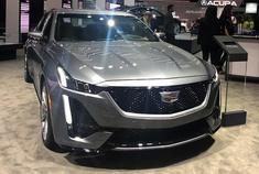 凯迪拉克CT5实拍，2.0T引擎+10AT，气势不输奔驰E级，下月发布