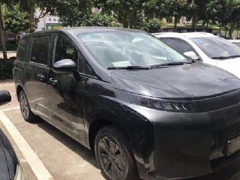 配备侧滑门、矩阵式LED大灯，比亚迪“商”无伪装路试谍照曝光！