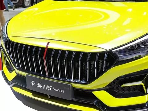 造型夸张的运动元素在车侧同样一项不落