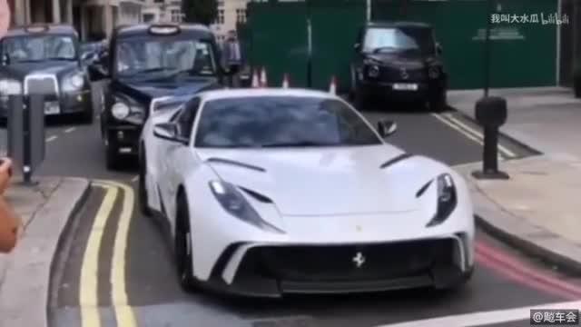 一起来欣赏法拉利跑车，男人的梦想，你喜欢哪一款呢？