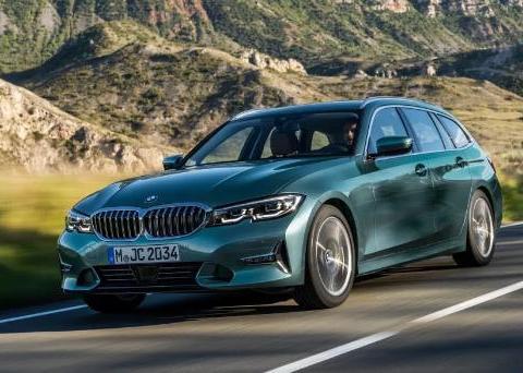 看上去更加精致高档，中控台的布局也比较紧凑实用