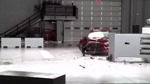 汽车视频：2019款丰田RAV4碰撞测试