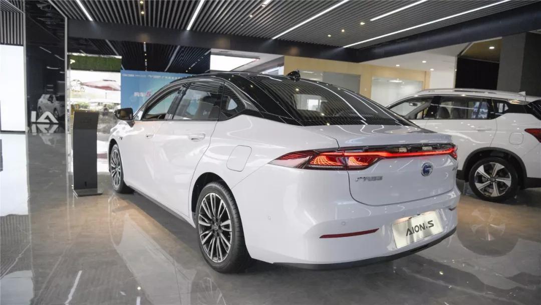 广汽新能源Aion S新增车型卖14.68万元起，综合续航里程为410km