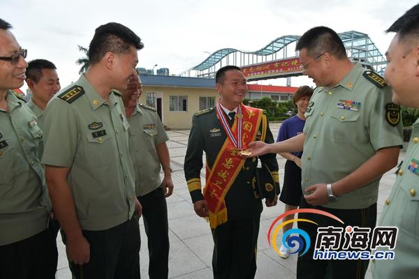 海南海警局朱雪松荣膺第二十二届中国武警十大忠诚卫士