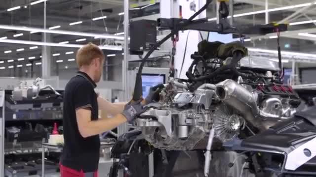 汽车视频：奥迪R8 –德国汽车工厂