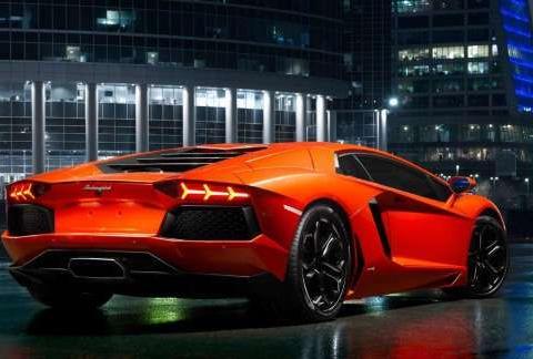 “皮卡丘”兰博基尼亮相，车主身穿同款服装