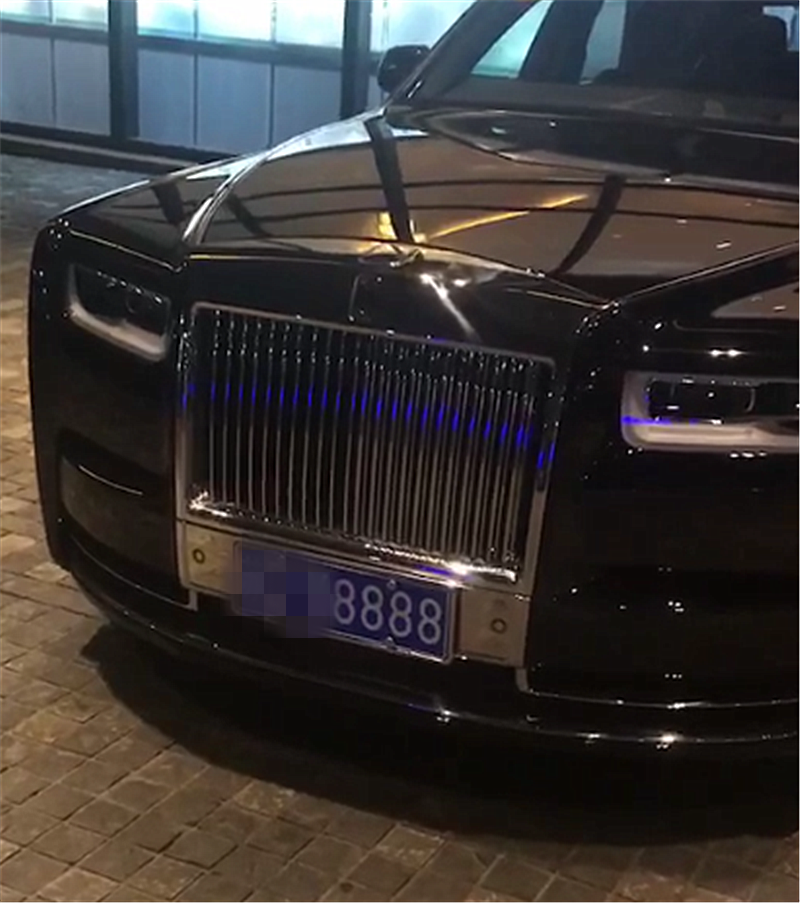 常州一大佬座驾,黑色劳斯莱斯幻影,车价940万,车牌才是重点