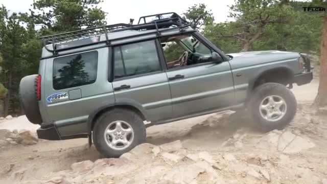 外媒驾驶原厂一代大众途锐 携友户外轻度越野