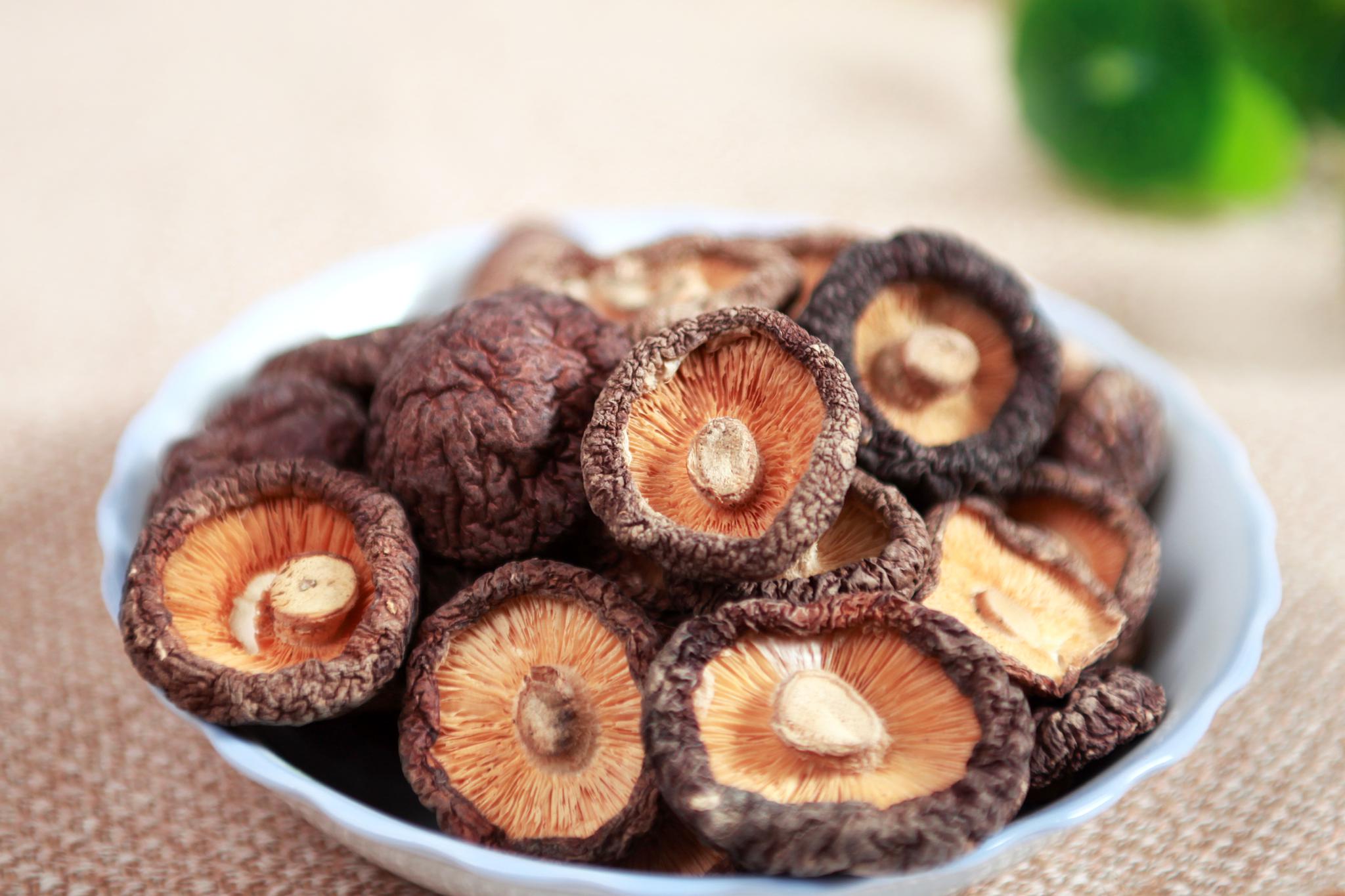 蘑菇这种高嘌呤食物，高尿酸患者能不能吃？营养师告诉你答案