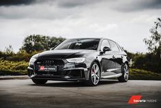 奥迪RS3：硬核跑者！舍我其谁！