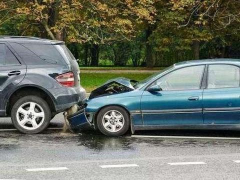 “第三者责任险”买多少万合适？听听内行人怎么说，别花冤枉钱了