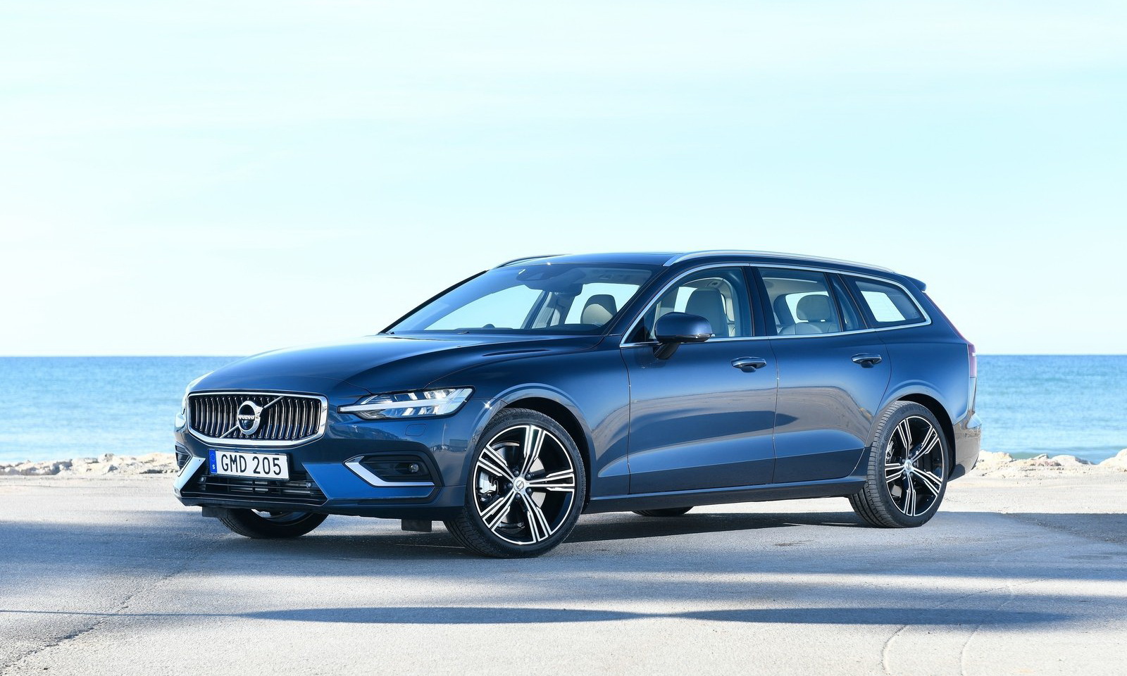 沃尔沃全新V60正式上市,售33.99-43.99万元