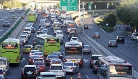 “日产战神被涂鸦”！身价却增加近一倍，网友：“战神中的花瓶”