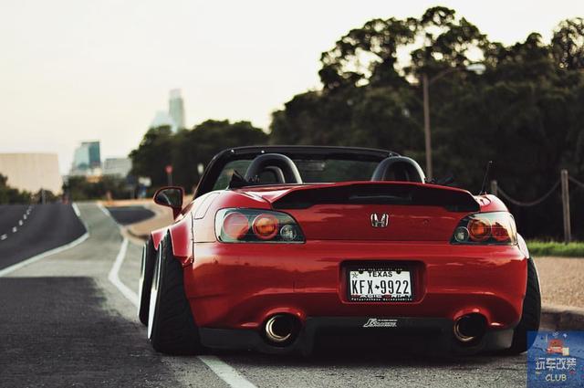 把大家期待的“神级跑车”捎来了!本田Honda S2000!