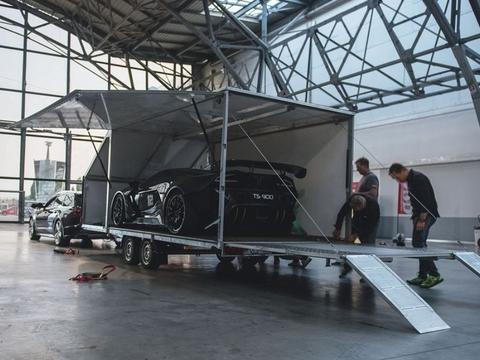 赛道来了一台车，加速不输拉法，跟布加迪一个级别