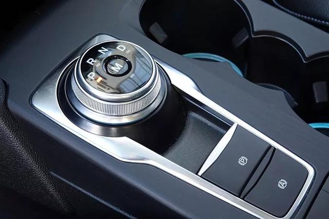又一街车变身SUV 试驾福克斯Active