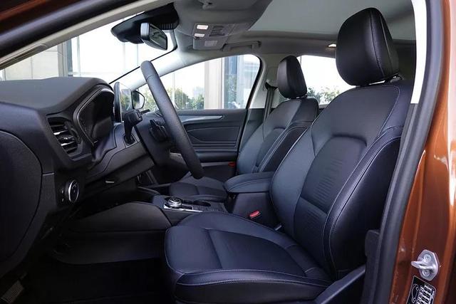 又一街车变身SUV 试驾福克斯Active