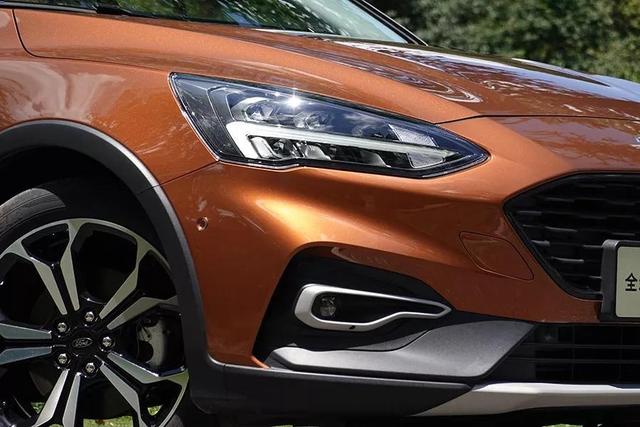 又一街车变身SUV 试驾福克斯Active