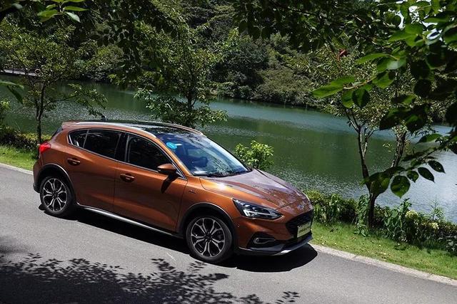 又一街车变身SUV 试驾福克斯Active