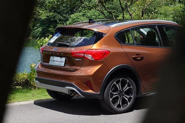 又一街车变身SUV 试驾福克斯Active