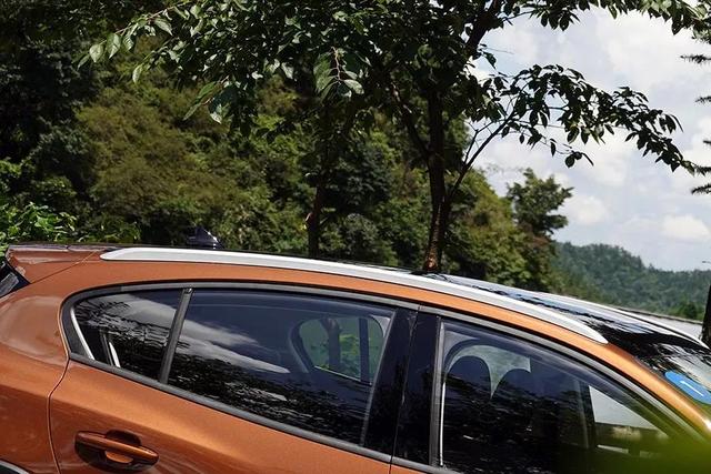 又一街车变身SUV 试驾福克斯Active