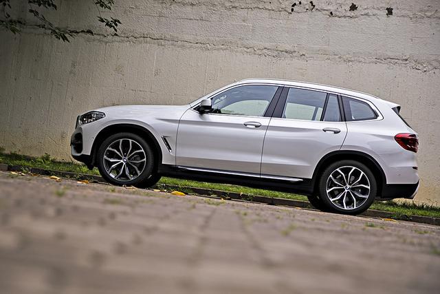 宝马xdrive25i,宝马xdrive20i 华晨宝马2019款x3 xdrive25i配置升级2.0t低功率发动机动力够用