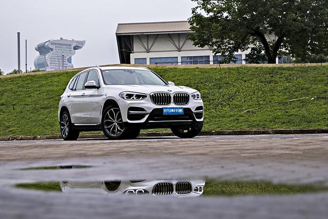 宝马xdrive25i,宝马xdrive20i 华晨宝马2019款x3 xdrive25i配置升级2.0t低功率发动机动力够用