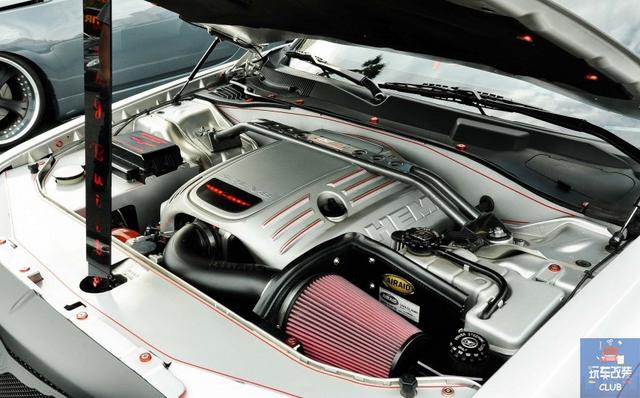 5.7L HEMI V8的自吸乐趣就在此!克莱斯勒300C HEMI!