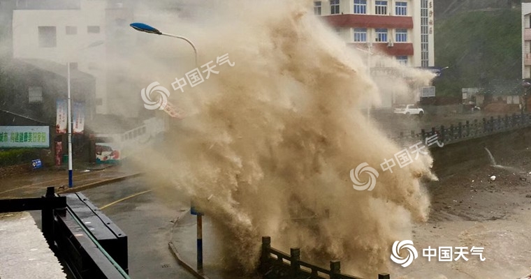 ���죬�����������ƽ����񻷶�ɳ�����ͷ�������졣 ��ͼ/������֣�