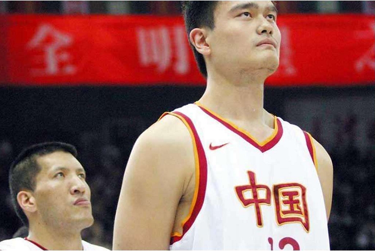身高超2.1米,投篮却很准的球星,杜兰特太特别,姚明征服众星