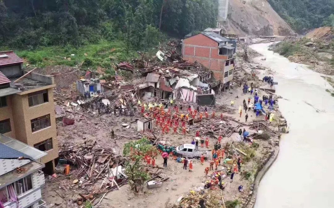 山早村的救援力量主要集中在灾情相对严重的下游地区。受访者供图