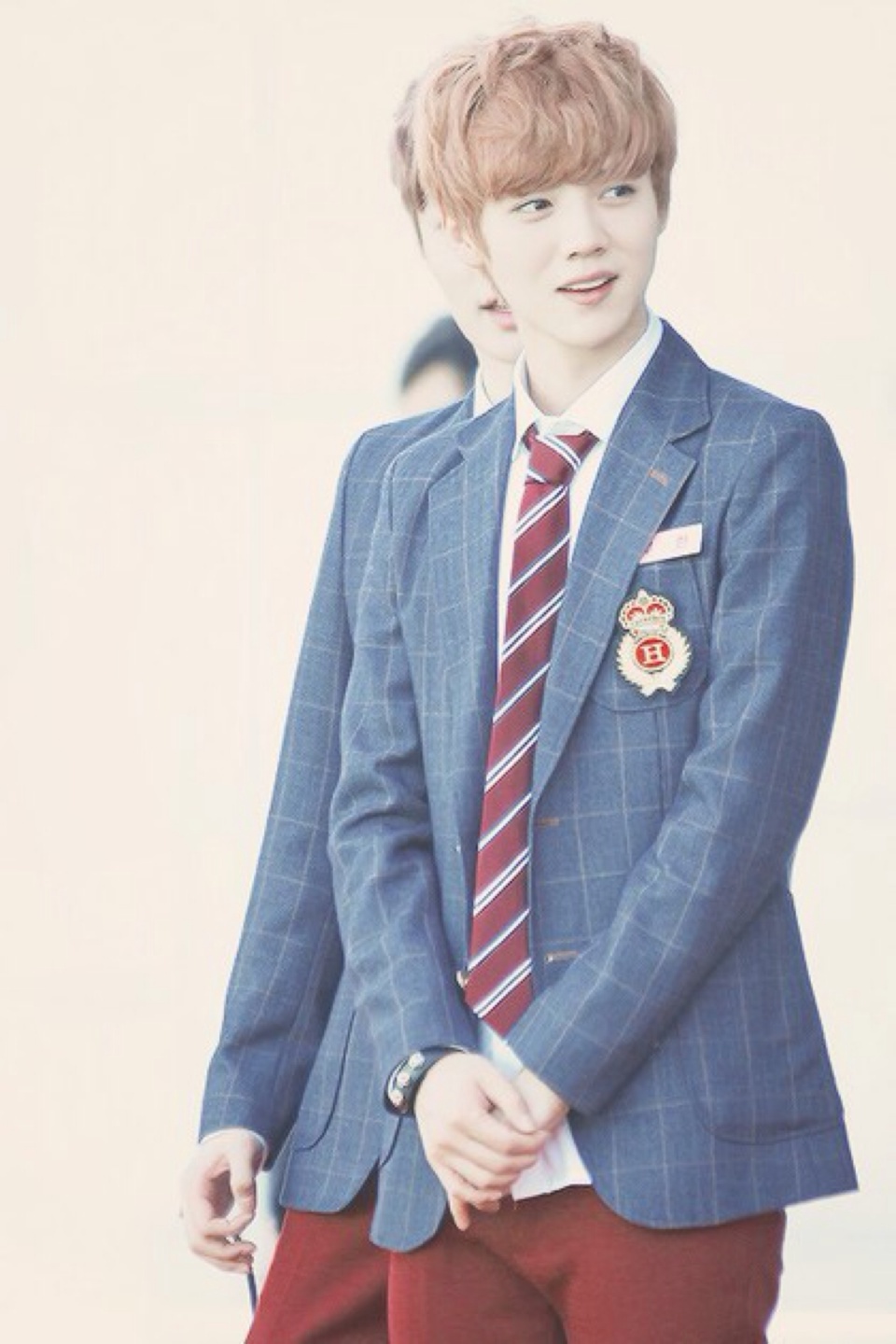 鹿晗终于换掉浓重的韩风，走起清爽日系风！贝雷帽造型简直太帅了