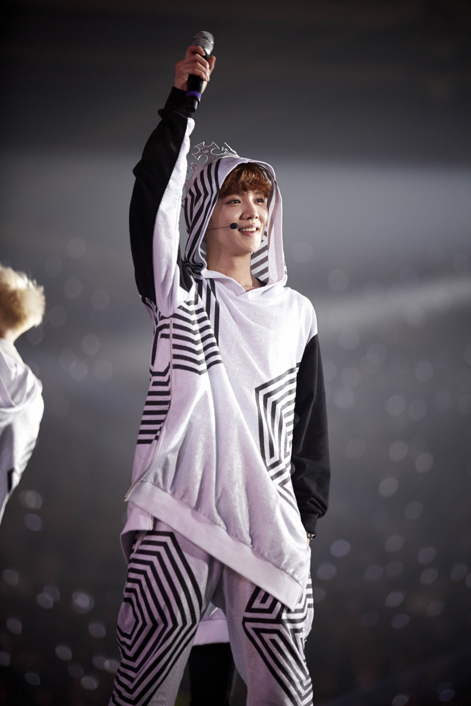 鹿晗终于换掉浓重的韩风，走起清爽日系风！贝雷帽造型简直太帅了