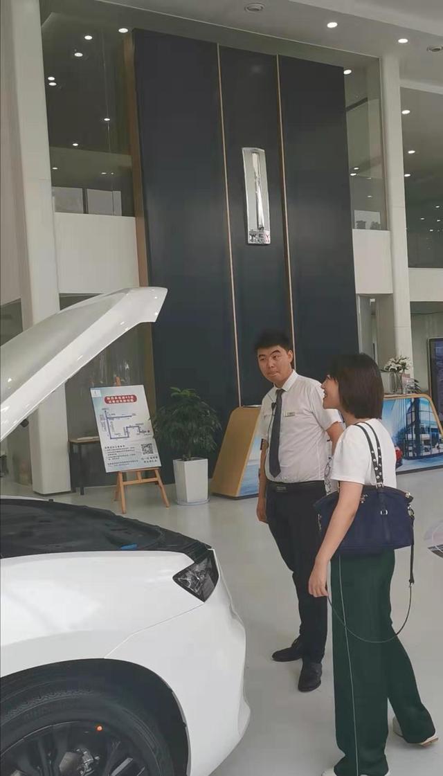 WEY 4S店惊现西安奔驰女车主，难道这次轮到WEY摊上事了？