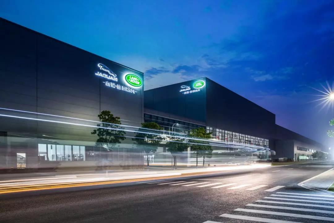 豪华城市SUV里,为什么全新一代路虎揽胜极光最值得选?