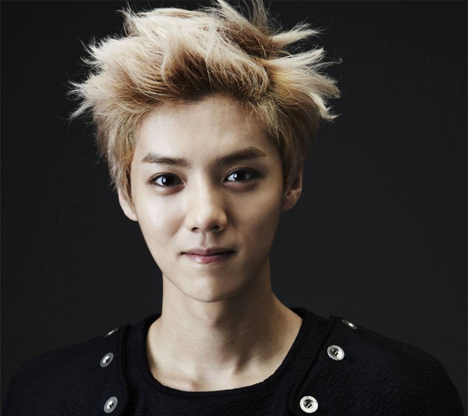 鹿晗终于换掉浓重的韩风，走起清爽日系风！贝雷帽造型简直太帅了