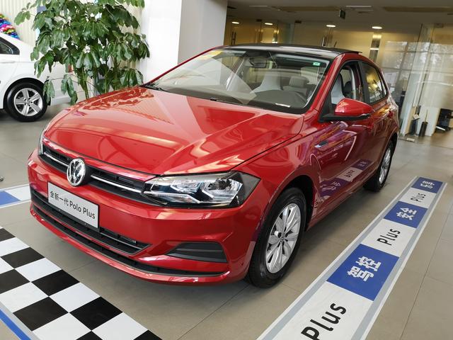 炫彩一抹红 到店看2019款大众polo plus次顶配